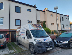 Zateplení stropu řadového domu pomocí foukané izolace